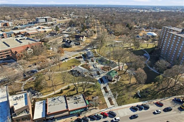 7821 Robinson Street, Overland Park, KS 66204