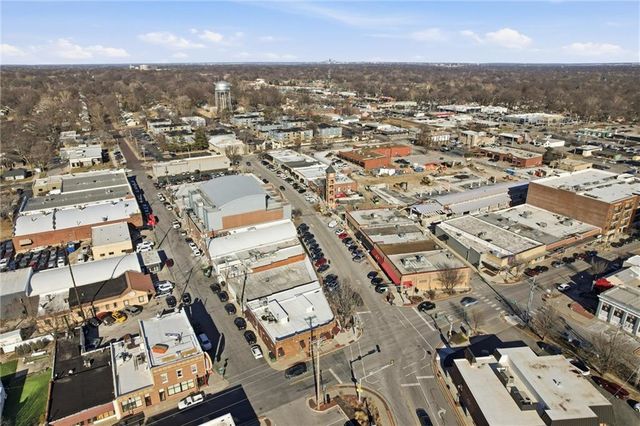 7821 Robinson Street, Overland Park, KS 66204