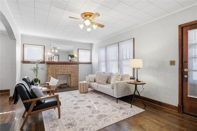 7821 Robinson Street, Overland Park, KS 66204