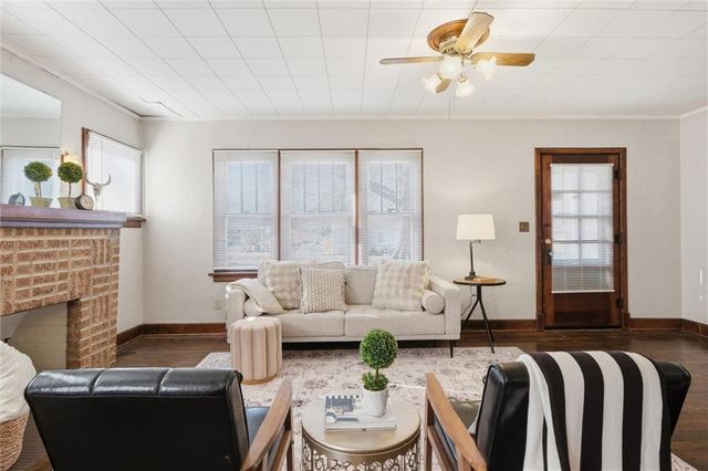 7821 Robinson Street, Overland Park, KS 66204