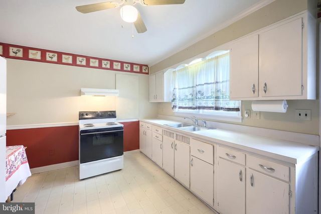 403 E MAPLE ST, Dallastown, PA 17313