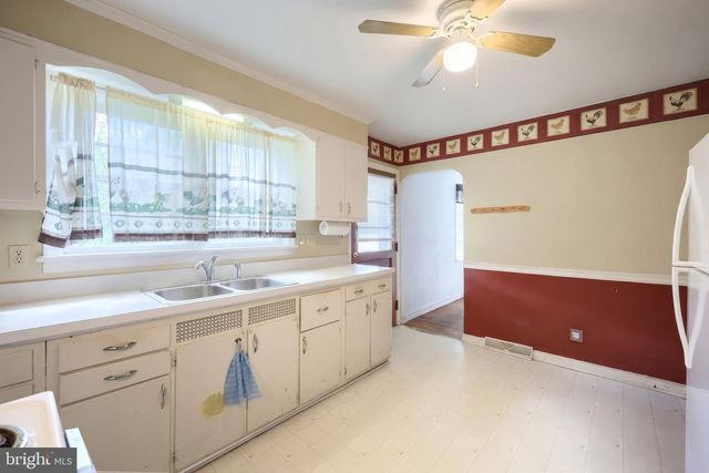 403 E MAPLE ST, Dallastown, PA 17313