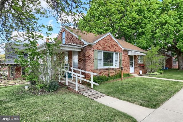 403 E MAPLE ST, Dallastown, PA 17313