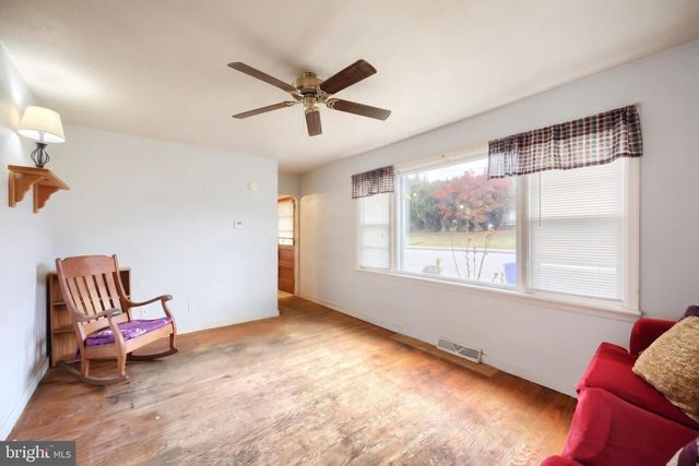 403 E MAPLE ST, Dallastown, PA 17313