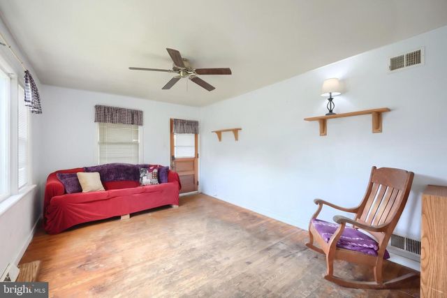 403 E MAPLE ST, Dallastown, PA 17313