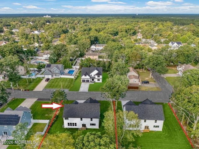 329 Arlington Avenue N, Bayville, NJ 08721