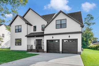 329 Arlington Avenue N, Bayville, NJ 08721