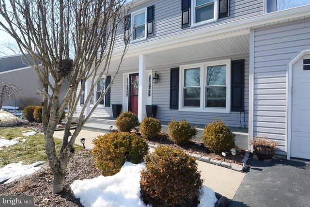 26 BOULDER DR, Sellersville, PA 18960