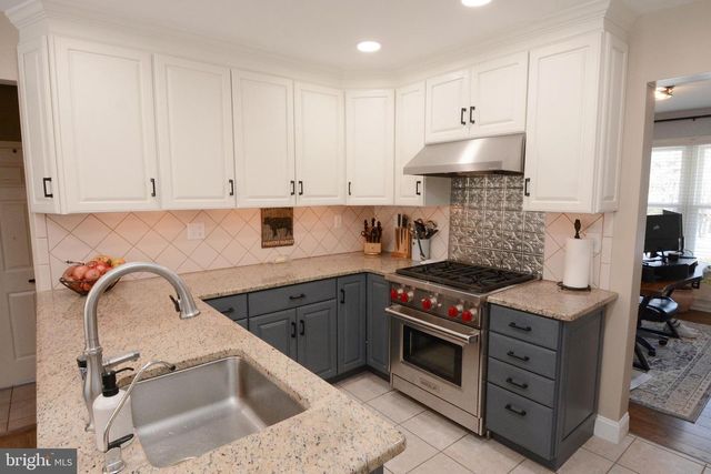 26 BOULDER DR, Sellersville, PA 18960