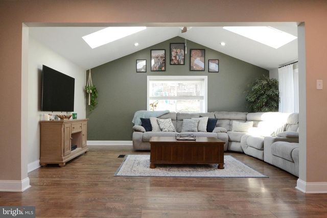 26 BOULDER DR, Sellersville, PA 18960