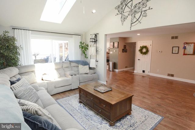 26 BOULDER DR, Sellersville, PA 18960