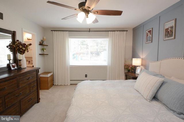 26 BOULDER DR, Sellersville, PA 18960