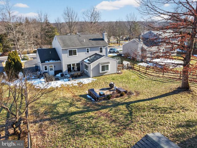 26 BOULDER DR, Sellersville, PA 18960