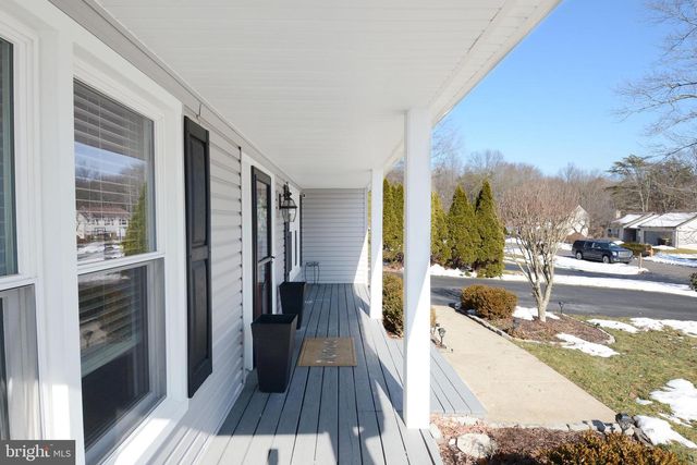 26 BOULDER DR, Sellersville, PA 18960