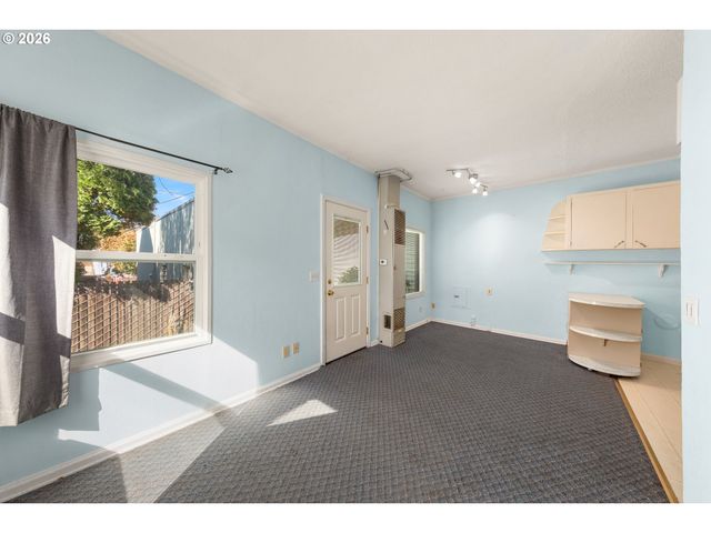 4320 Se HAWTHORNE Blvd, Portland, OR 97215