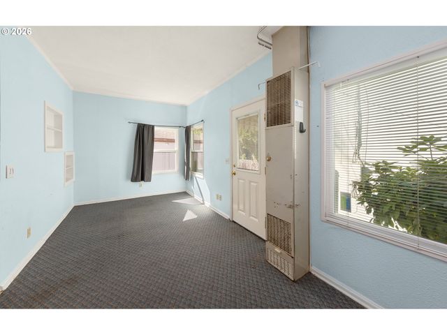 4320 Se HAWTHORNE Blvd, Portland, OR 97215