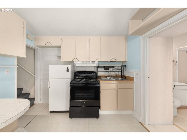 4320 Se HAWTHORNE Blvd, Portland, OR 97215