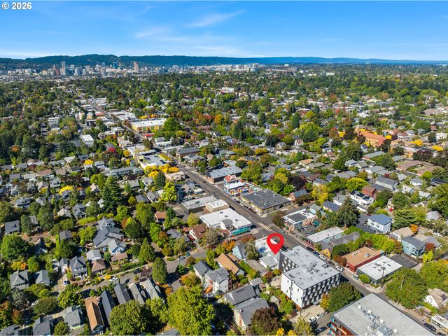4320 Se HAWTHORNE Blvd, Portland, OR 97215