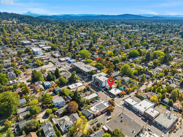 4320 Se HAWTHORNE Blvd, Portland, OR 97215