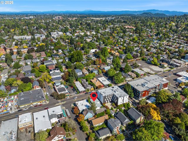 4320 Se HAWTHORNE Blvd, Portland, OR 97215