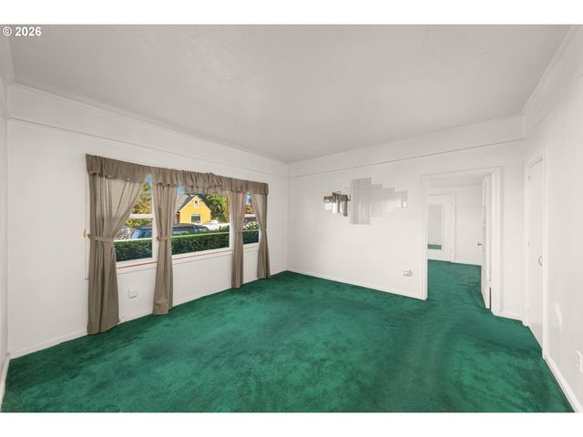 4320 Se HAWTHORNE Blvd, Portland, OR 97215
