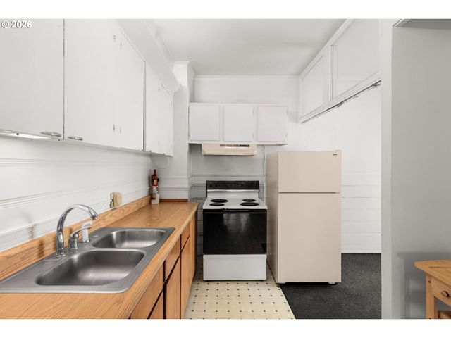 4320 Se HAWTHORNE Blvd, Portland, OR 97215