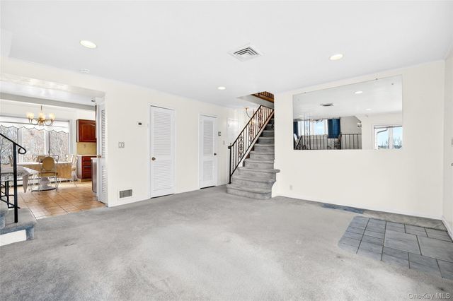 19 Indian Trail, White Plains, NY 10603