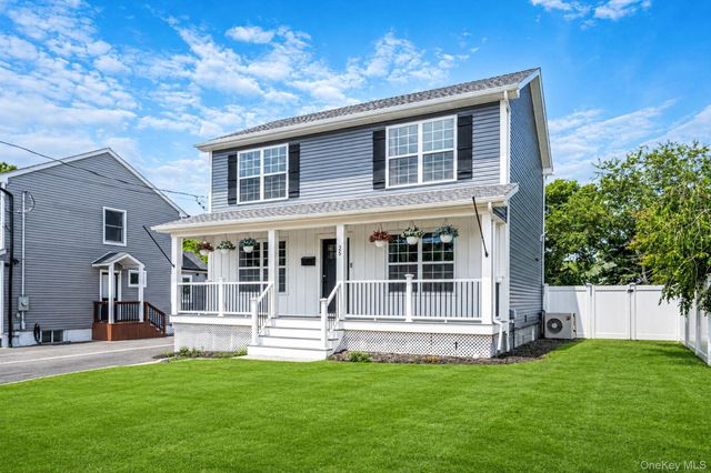 25 First Street W, Patchogue, NY 11772