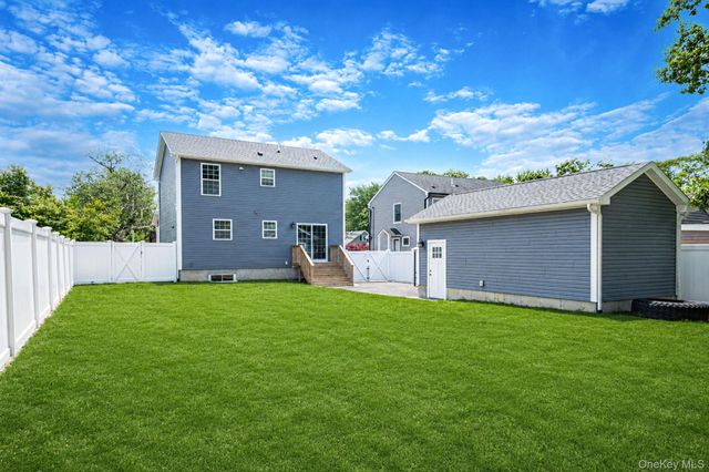 25 First Street W, Patchogue, NY 11772