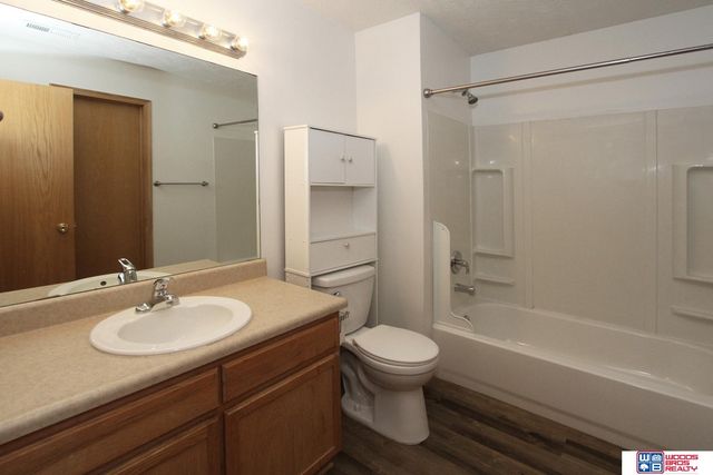 2404 Ramsey Road, Lincoln, NE 68528