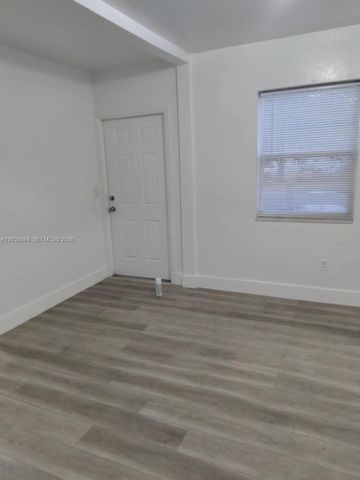 2025 NW 91 2025 2025, Miami, FL 33147