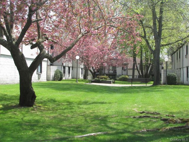 41 Richmond Boulevard 2B, Ronkonkoma, NY 11779