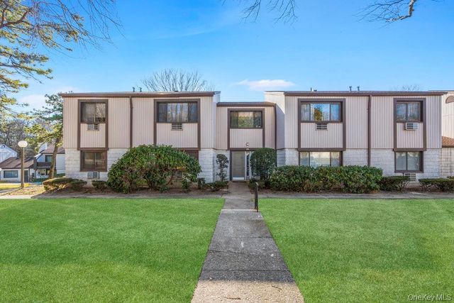 41 Richmond Boulevard 2B, Ronkonkoma, NY 11779