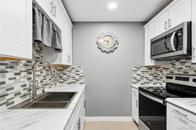 41 Richmond Boulevard 2B, Ronkonkoma, NY 11779
