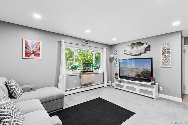 41 Richmond Boulevard 2B, Ronkonkoma, NY 11779