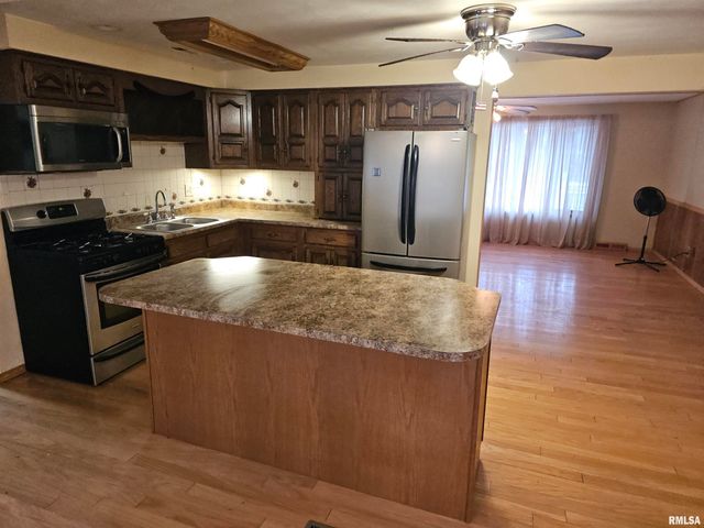 1604 SPRINGFIELD Road, East Peoria, IL 61611