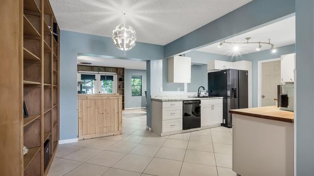 5298 2nd Road, Lake Worth, FL 33467