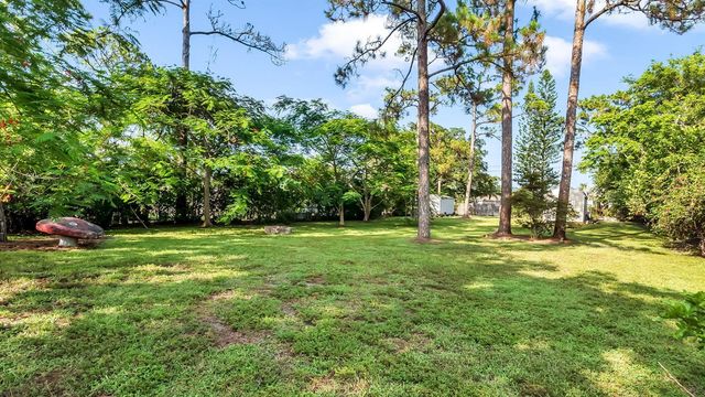 5298 2nd Road, Lake Worth, FL 33467