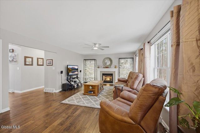 8 Cathywood Court, Clifton Park, NY 12065