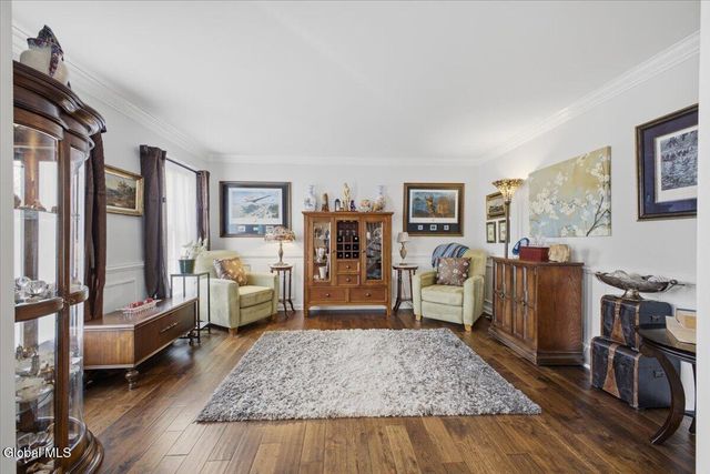 8 Cathywood Court, Clifton Park, NY 12065