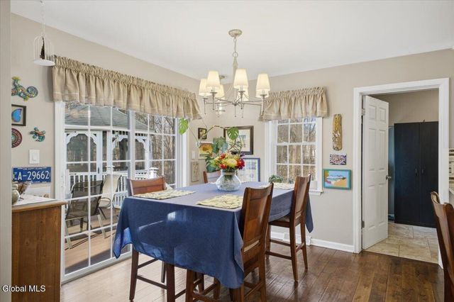 8 Cathywood Court, Clifton Park, NY 12065