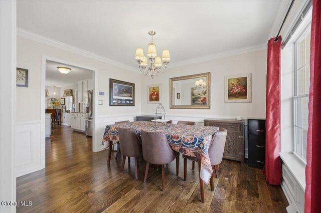 8 Cathywood Court, Clifton Park, NY 12065