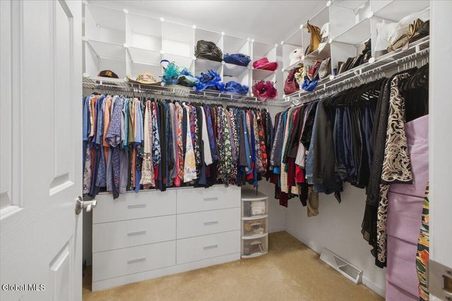 8 Cathywood Court, Clifton Park, NY 12065