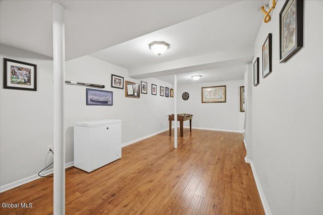 8 Cathywood Court, Clifton Park, NY 12065