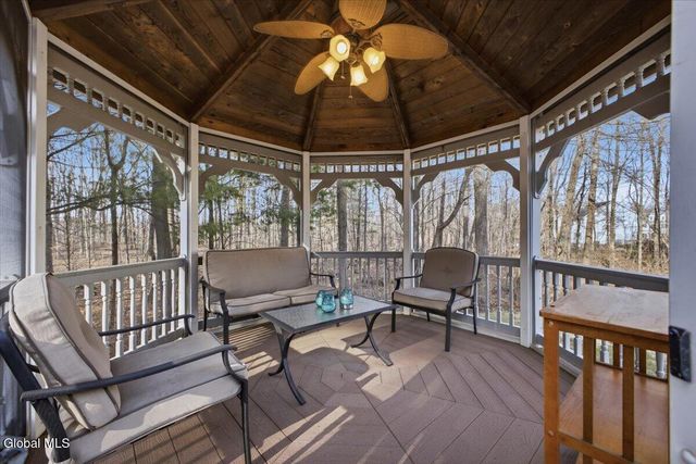 8 Cathywood Court, Clifton Park, NY 12065