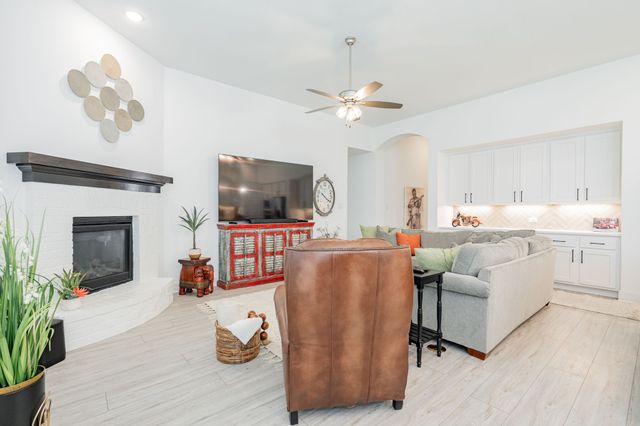 1925 Braided Mane Avenue, Aubrey, TX 76227