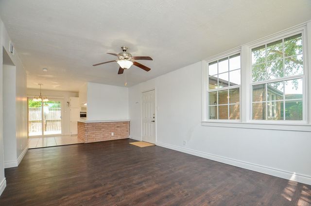 8810 Ilona Lane 2, Houston, TX 77025