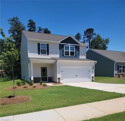 1041 Russell Drive, Winston-salem, NC 27127