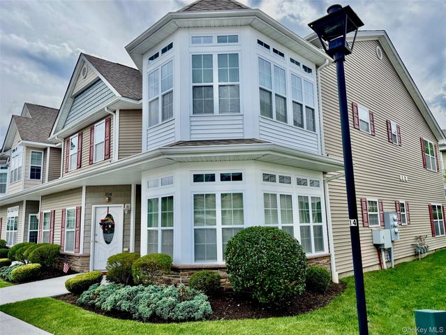 305 Egrets Landing, Carmel, NY 10512