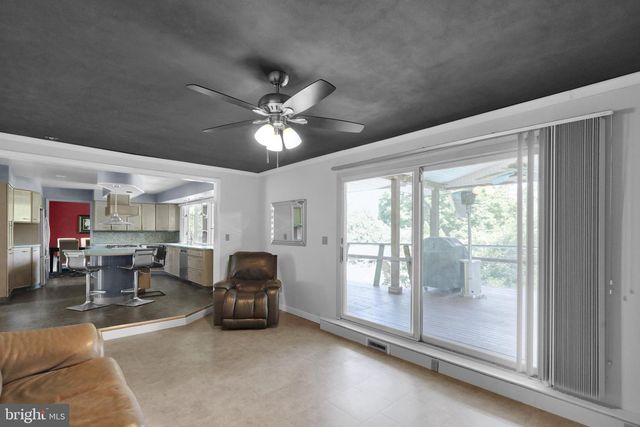 2 WILLOWWOOD CT, Douglassville, PA 19518